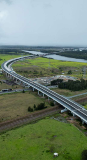  Photograph of the viaduct over the Hunter River and surround flood plain. 